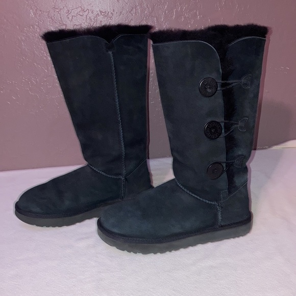UGG BAILEY BUTTON TRIPLET II BLACK BOOTS - Picture 2 of 8